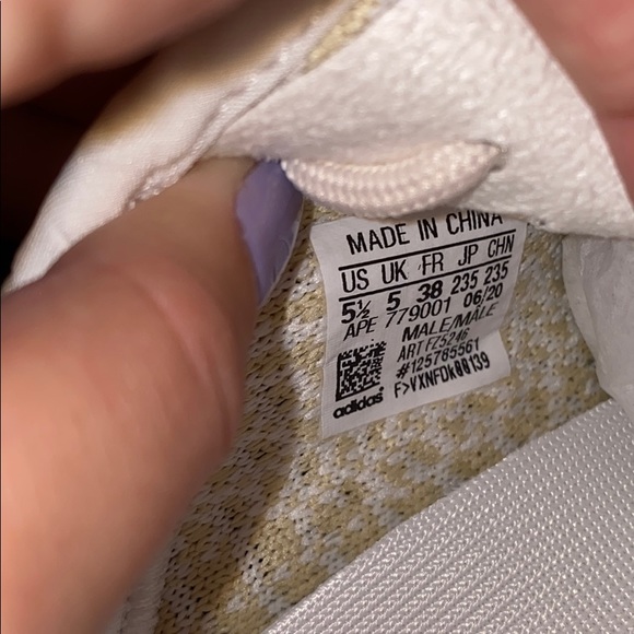 Yeezy Boost 350 V2 - Picture 8 of 12